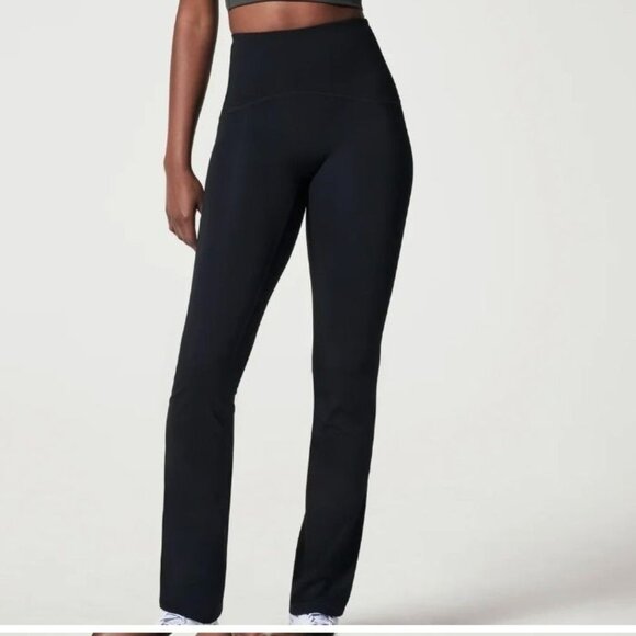 SPANX Booty Boost Yoga Flare Pant Black Sculpting High Rise Stretch Activewear M - Picture 2 of 7